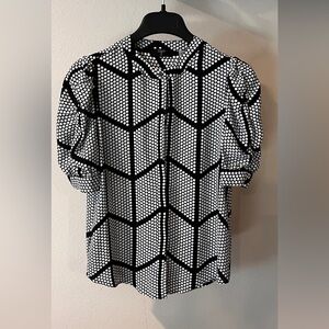TAHARI Black and White Geometric SHORT SLEEVE